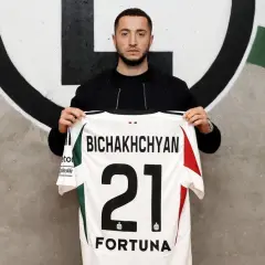 Bichakhchyan z numerem 21 na koszulce Legii. Spekulacje transferowe nabierają tempa!