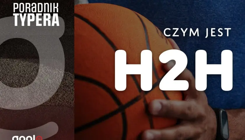 H2H co to? Poradnik Typera wyjaśnia. Dłoń trzyma piłkę do koszykówki.