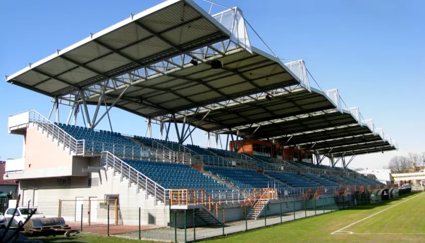 Nowe trybuny stadionu Siarka Tarnobrzeg gotowe na kibiców.